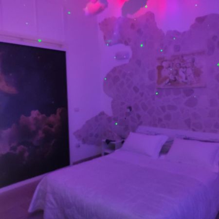 V&M Suite Con Jacuzzi Ostuni Room photo