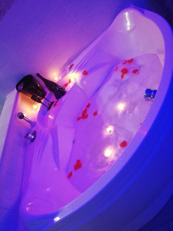 V&M Suite Con Jacuzzi Ostuni Exterior photo