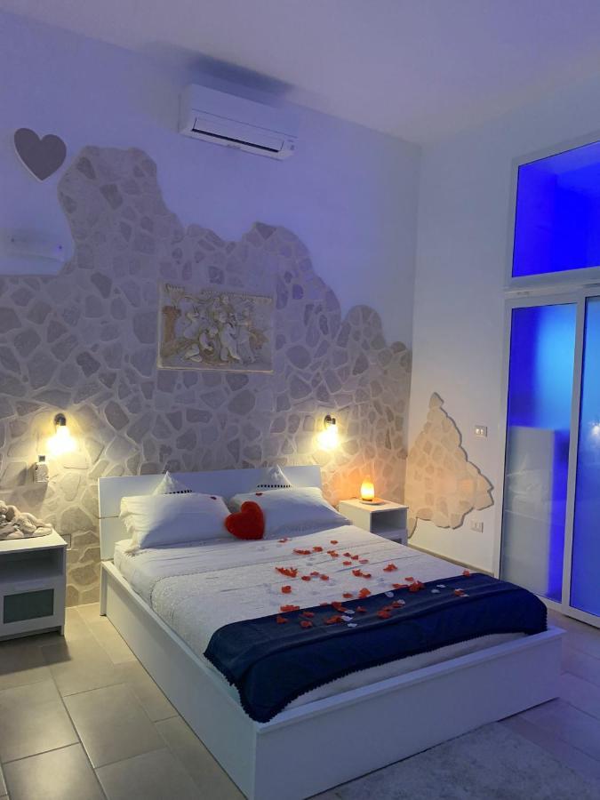 V&M Suite Con Jacuzzi Ostuni Exterior photo