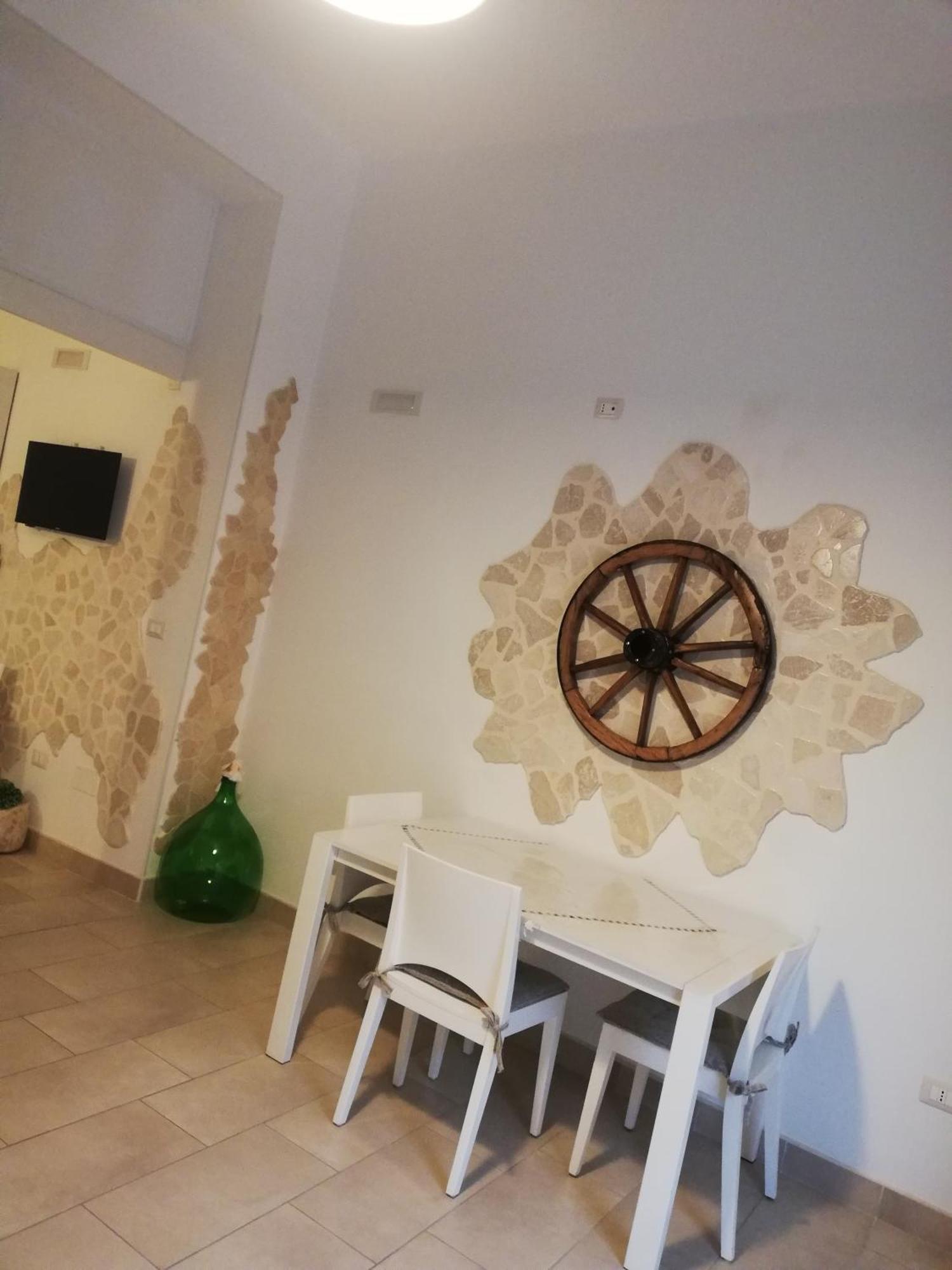 V&M Suite Con Jacuzzi Ostuni Room photo
